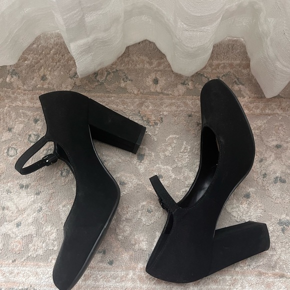 W 8 Black Mary Jane Block Heel Pump - Picture 4 of 8